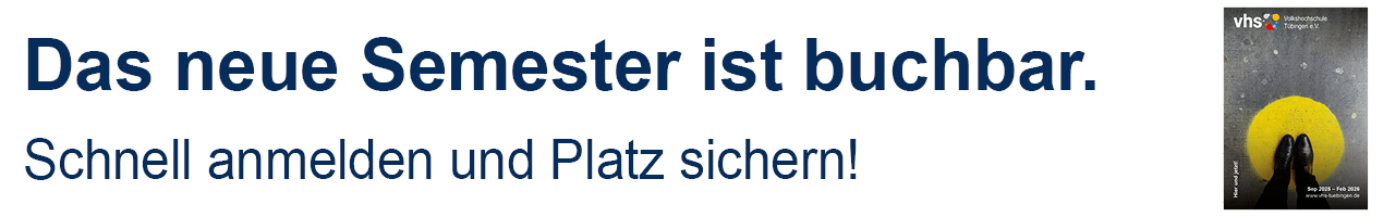 Foto des aktuellen Programmheftes mit Anmeldehinweis